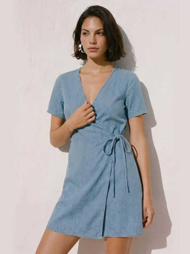 Vero Moda katoenen korte wikkeljurk - lichtblauw Light blue denim