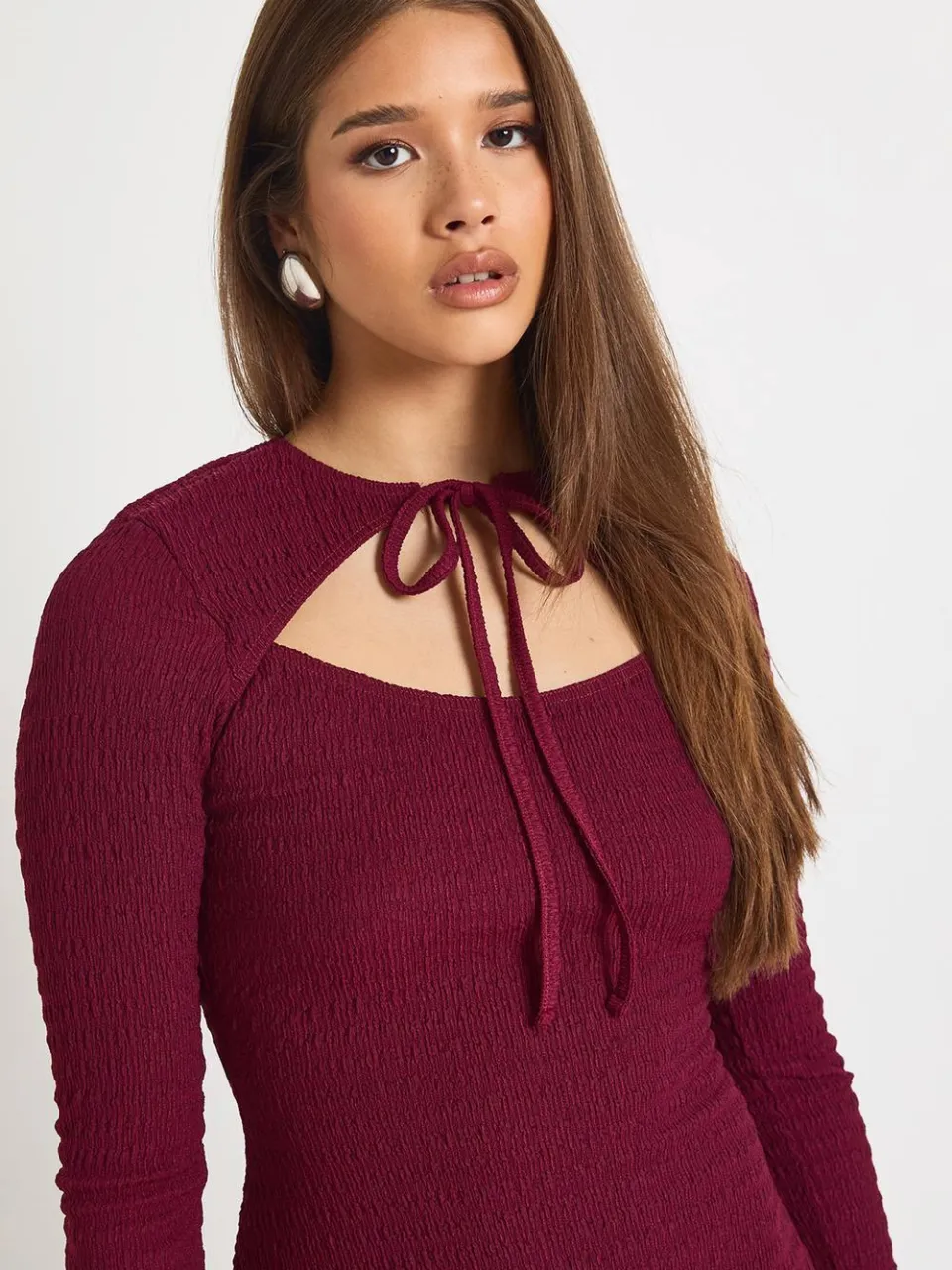 boohoo Dames Getextureerde Skaterjurk met strikdetail aan de voorkant bordeaux rood, foto 4