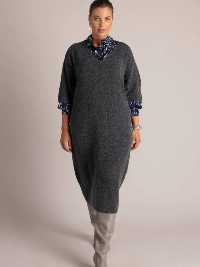 Yest Curve Plus Size gebreide midi jurk met wol - grijs
