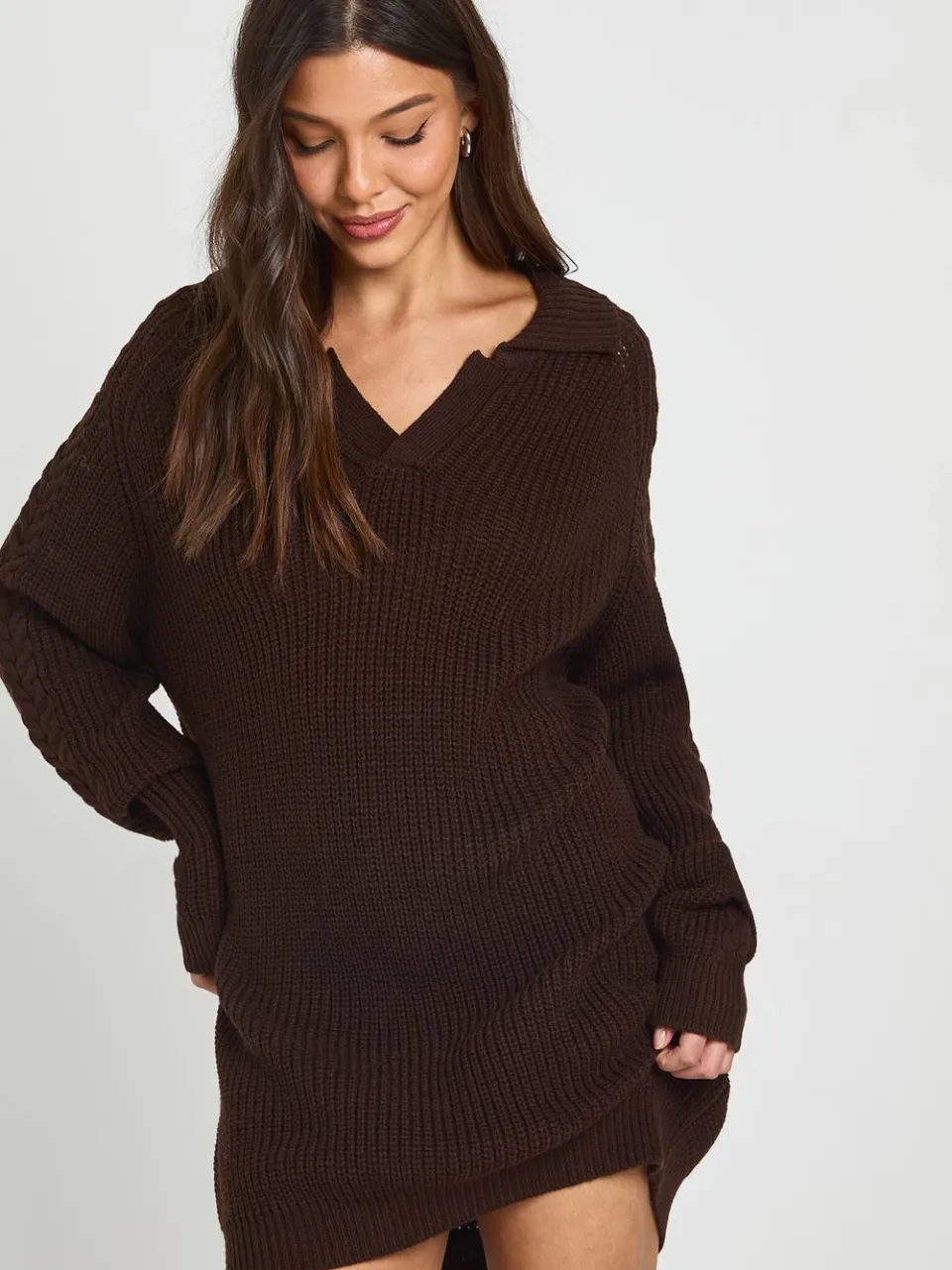 boohoo Dames Grofgebreide Trui-jurk Met Kraag En V-hals chocoladebruin, foto 3