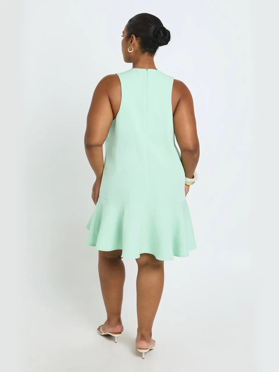 boohoo Dames Plus Racer Halslijn Frill Zoom Mini Jurk verstandig, foto 2
