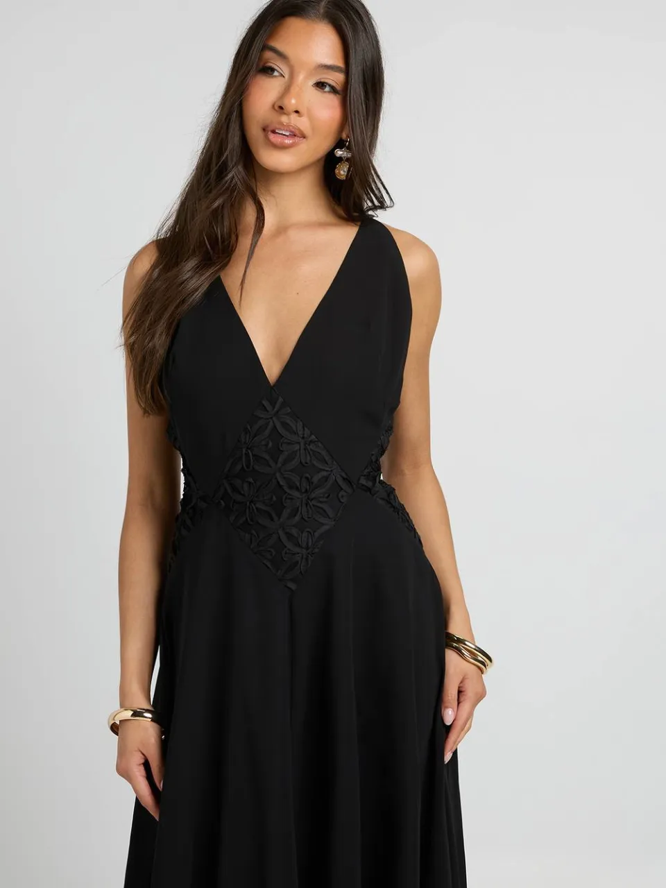 boohoo Dames Chiffon Maxi Jurk Met Applicatie Detail En Floaty Effect zwart, foto 3