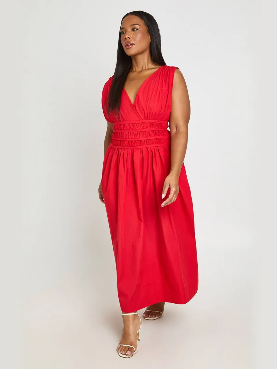 boohoo Dames Plus Jurk Met Gerimpelde Taille V-hals Midaxi rood, foto 3