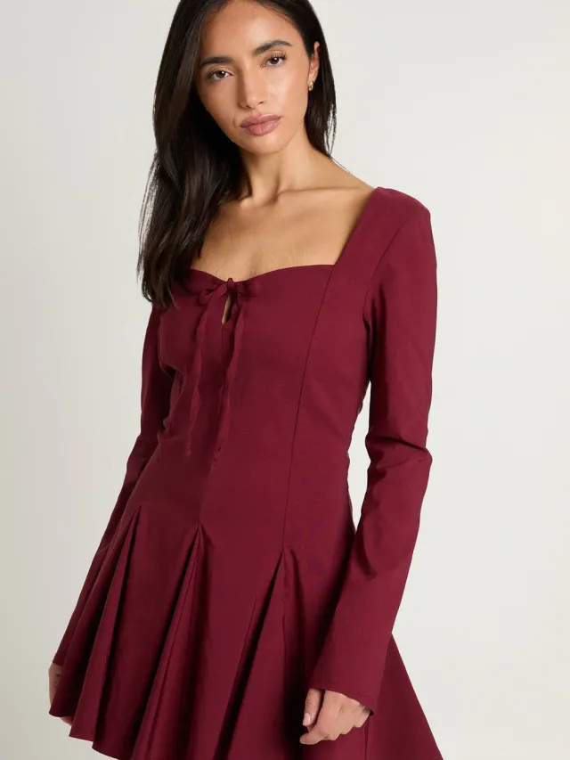 boohoo Dames Bengaline Godet Zoom Mini Jurk Bessen
