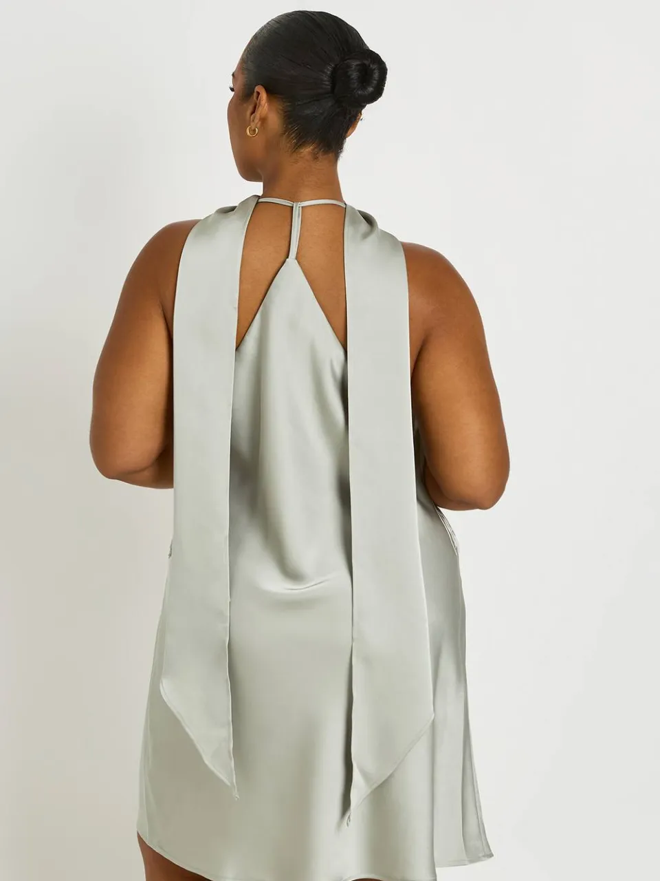 boohoo Dames Plus V-hals Kwastjes Jurk Met Sjaaldetail Mini verstandig, foto 2