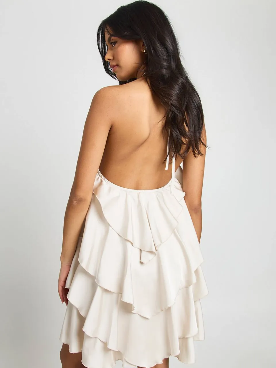 boohoo Dames Satijnen Halterneck Mini Jurk Met Ruches oester, foto 2