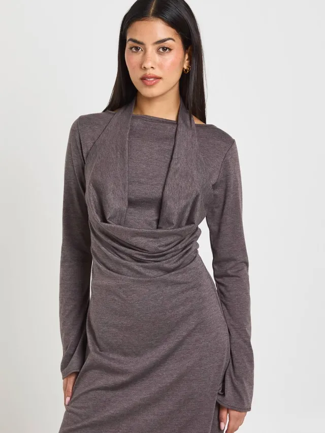 boohoo Dames Marl Halternek Cowl Lange Mouw Mini Jurk Chocoladebruin