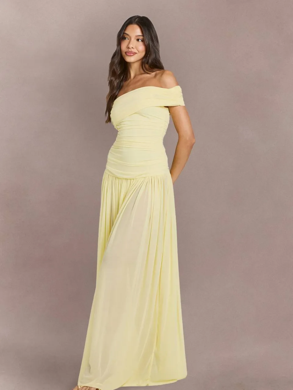 boohoo Dames Stretch Chiffon Bardot Maxi Jurk citroen, foto 3