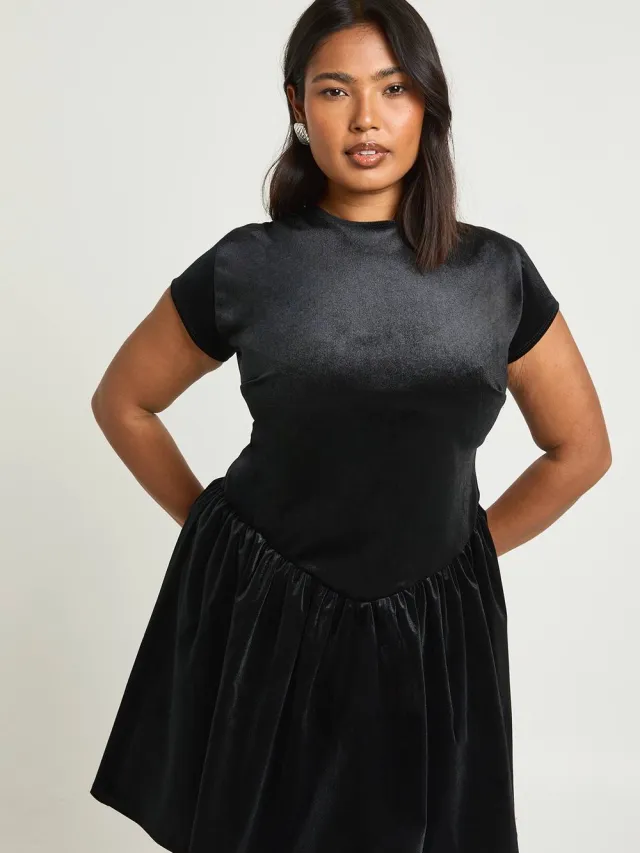 boohoo Dames Plus Fluwelen Hoge Hals Skater Jurken Zwart