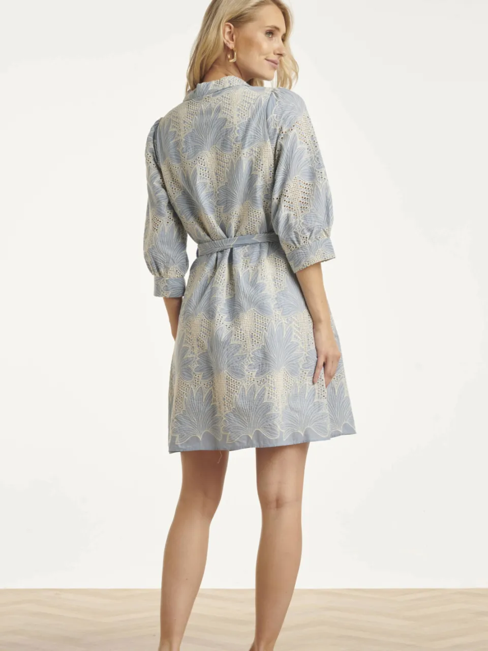 Smashed Lemon gebloemde blousejurk met ceintuur - lichtblauw, foto 6
