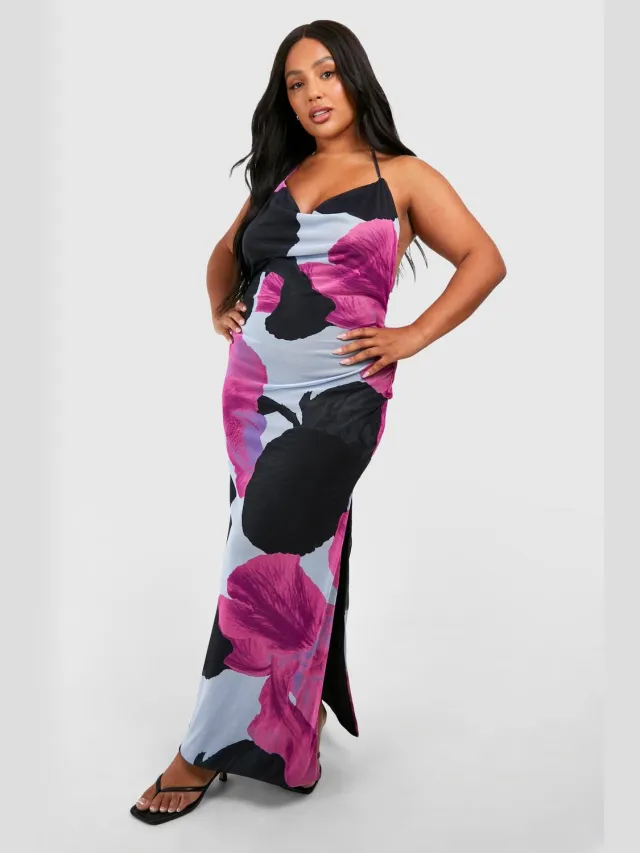boohoo Dames Plus Halterneck Low Back Printed Maxi Jurk Babyblauw