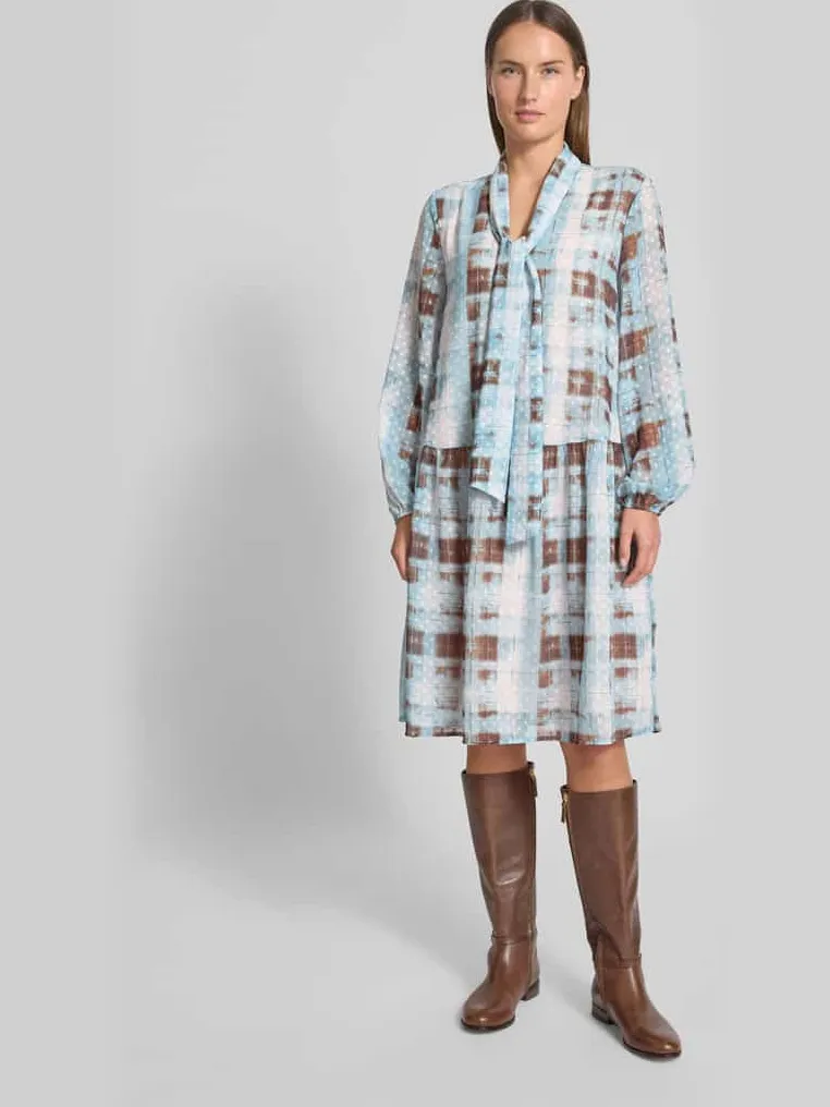 Christian Berg Woman Selection Knielange jurk met strikdetail IJsblauw