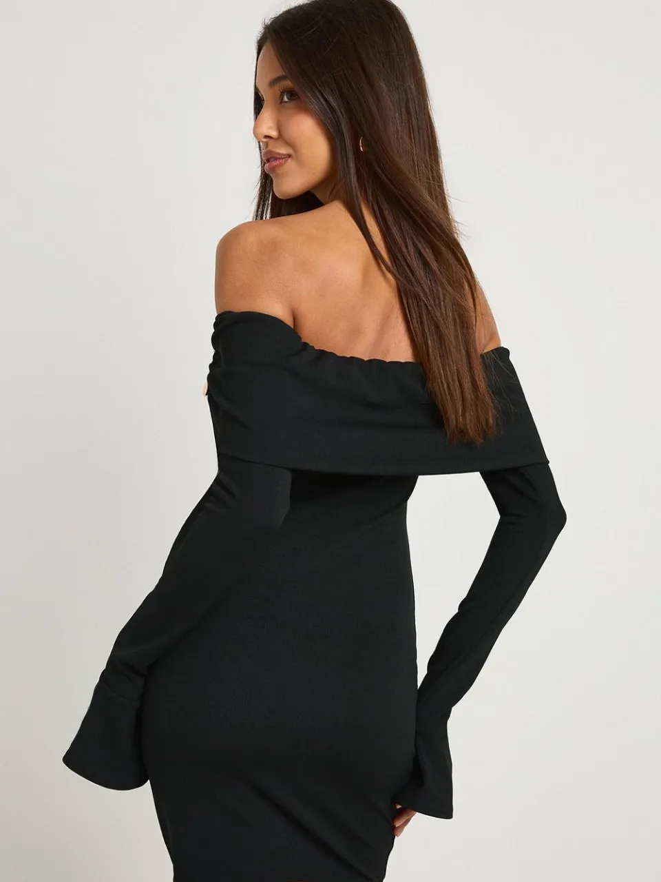 boohoo Dames Rib Gold Knop Detail Bardot Mini Jurk, foto 2