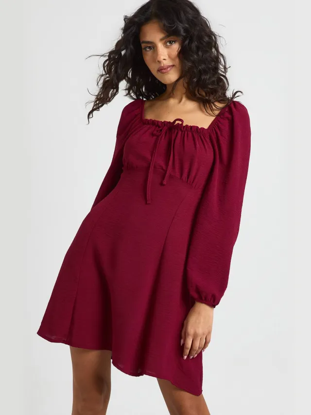 boohoo Dames Gehamerde Volume Mouw Melkmeid Mini Jurk merlot