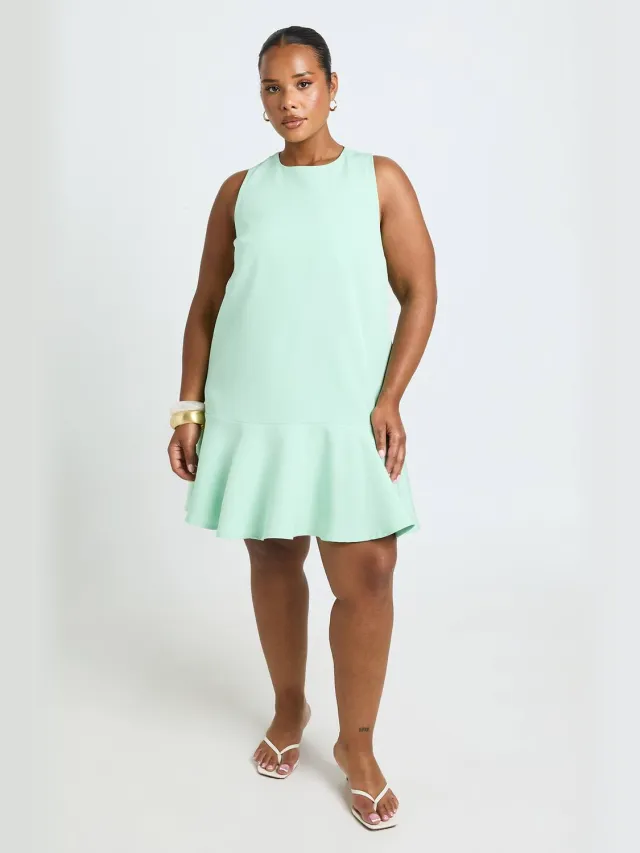 boohoo Dames Plus Racer Halslijn Frill Zoom Mini Jurk Verstandig