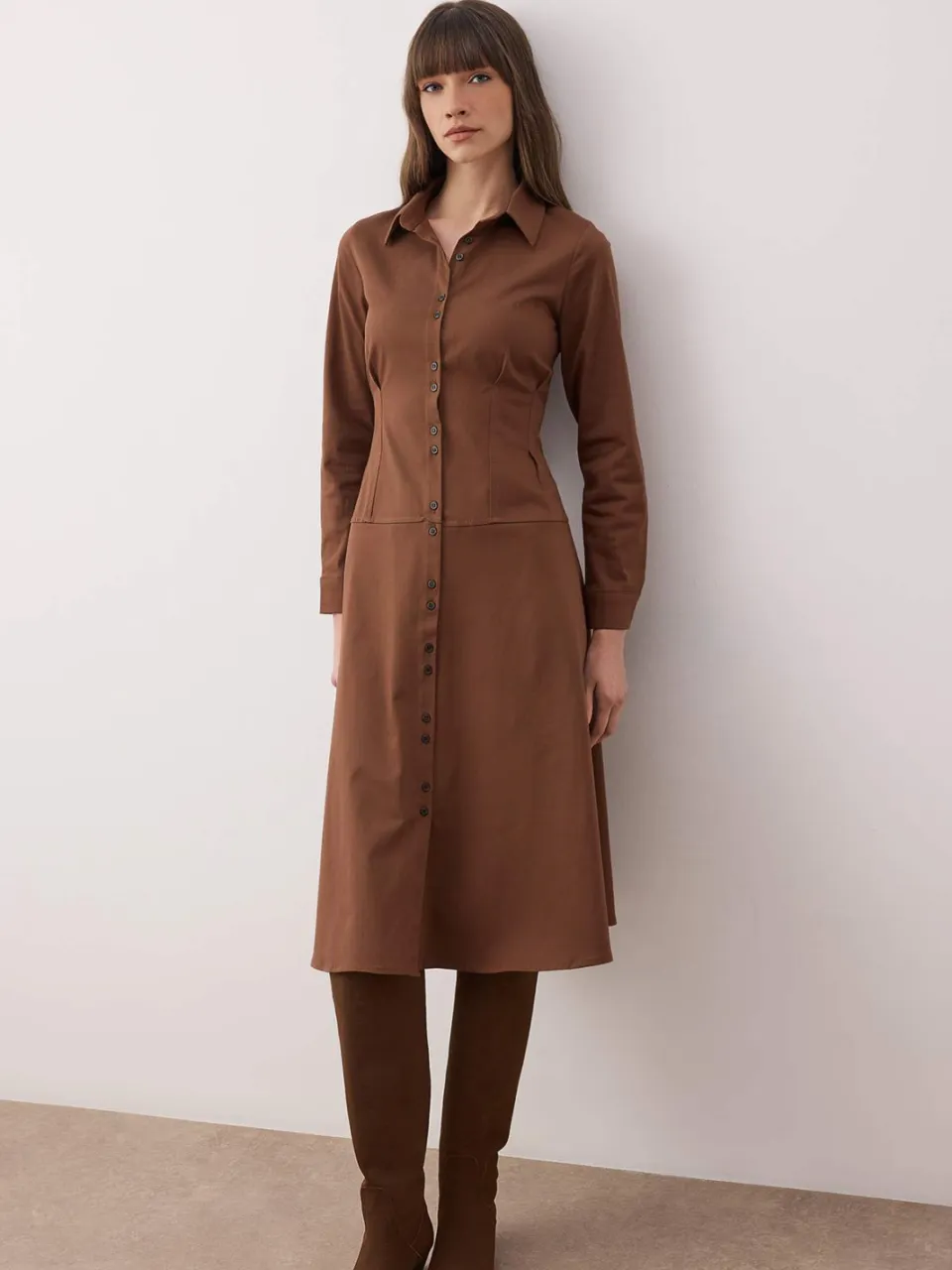Trendyol TRENDYOLMİLLA Dames Bruin Effen Midi Lang Casual Blousejurk Jurken, foto 2
