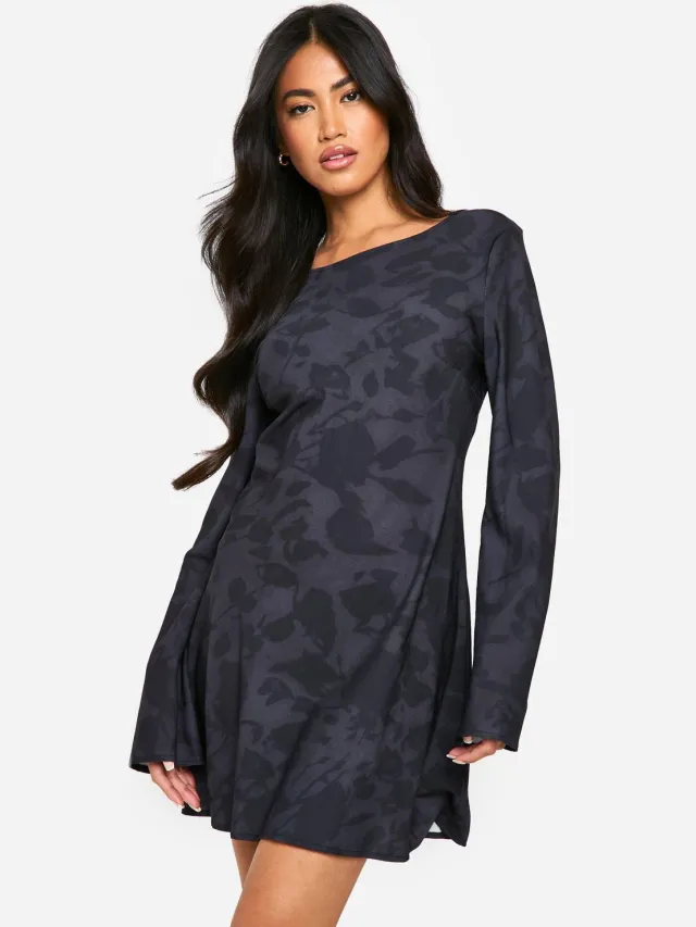 boohoo Dames Floral Low Back Flare Sleeve Dress Grijs