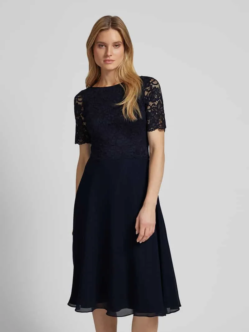 Vera Mont Knie-lange cocktailjurk met kant Marineblauw