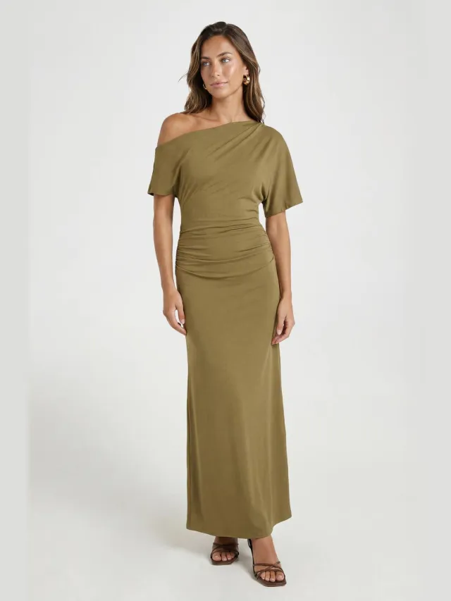 boohoo Dames Superzachte Maxi Jurk Met Verlaagde Schouder En Gerimpelde Taille Kaki
