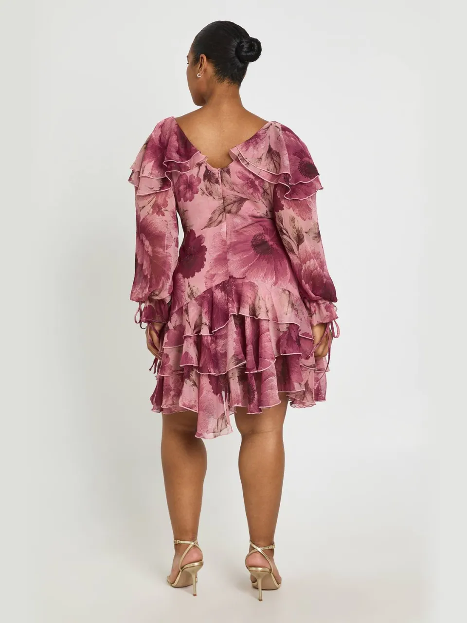 boohoo Dames Plus Bloemen Chiffon Ruches Mini Jurk roos, foto 2