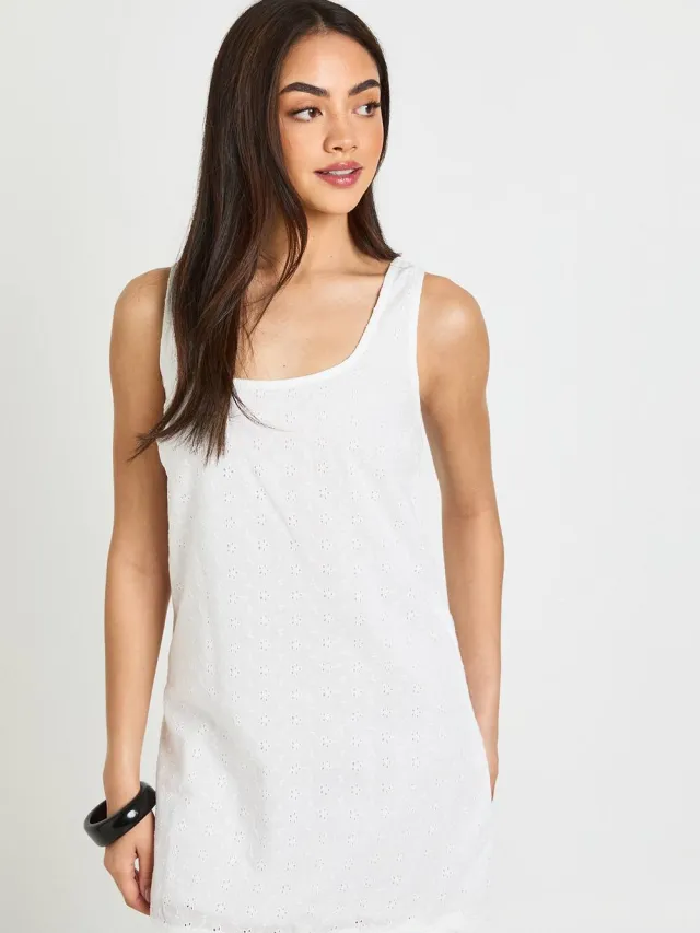 boohoo Dames Broderie Jurk Met Geschulpte Zoom Ivoor