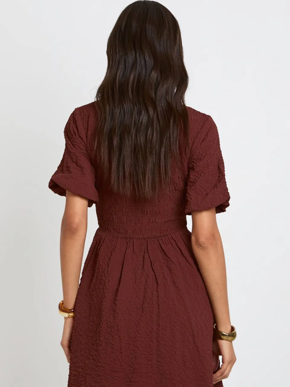 boohoo Dames Mini-jurk Met Structuur En Volumineuze Mouwen chocoladebruin, foto 3