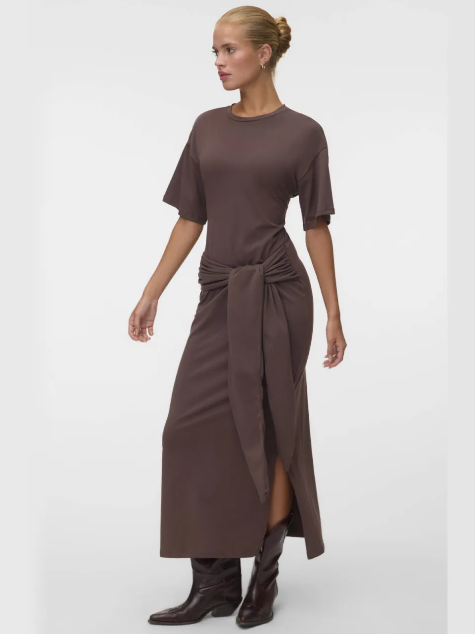 Vero Moda T-shirtjurk met ceintuur - bruin
