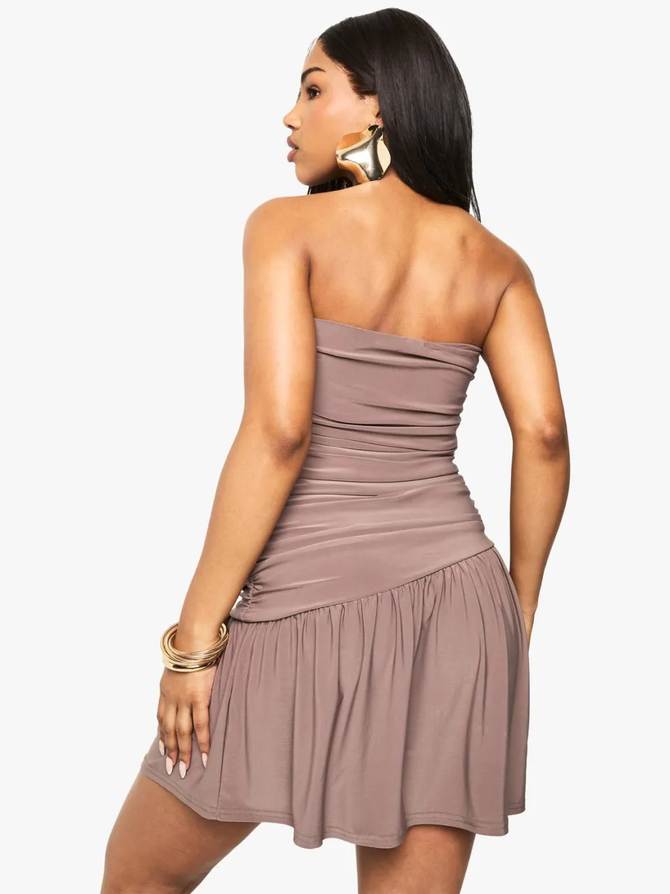 boohoo Dames Slinky geruffelde bandeau minijurk mokka, foto 2
