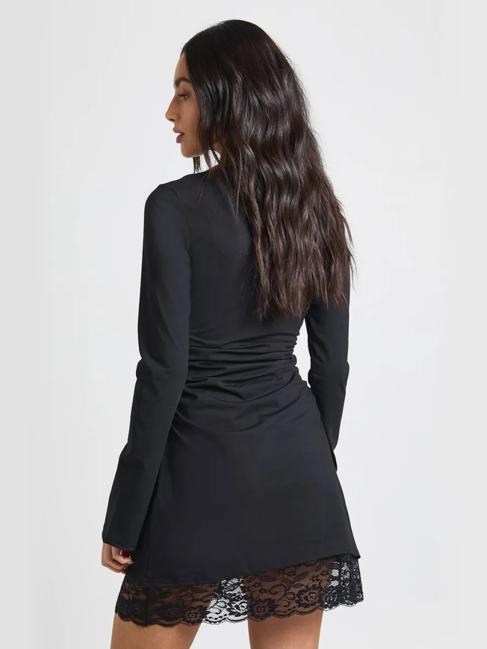 boohoo Dames Jurk Met Boothals Gerimpelde Zijkant En Kanten Zoom zwart, foto 2