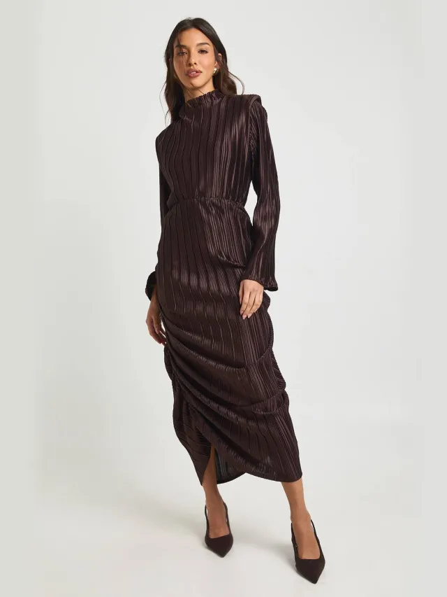 boohoo Dames Hoge Hals Plisse Midi Bodycon Jurk Chocoladebruin