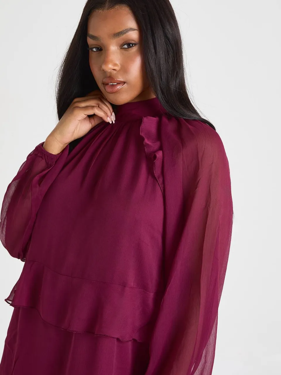 boohoo Dames Chiffon smockjurk met ruches bordeaux rood, foto 3