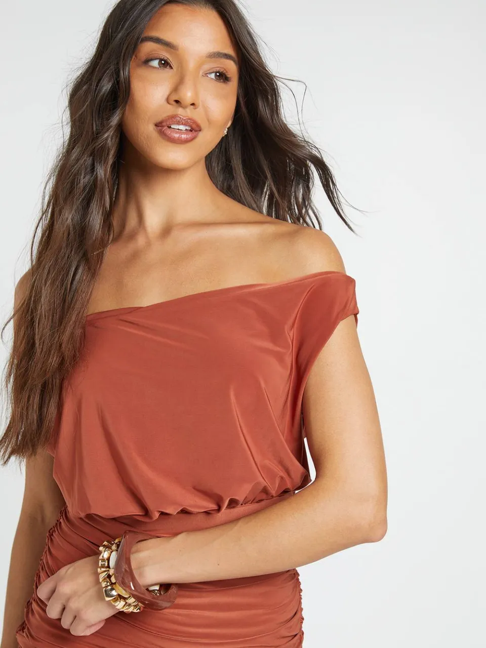 boohoo Dames Bardot Mini Jurk Met Gerimpelde Taille En Asymmetrische Zoom spice, foto 4