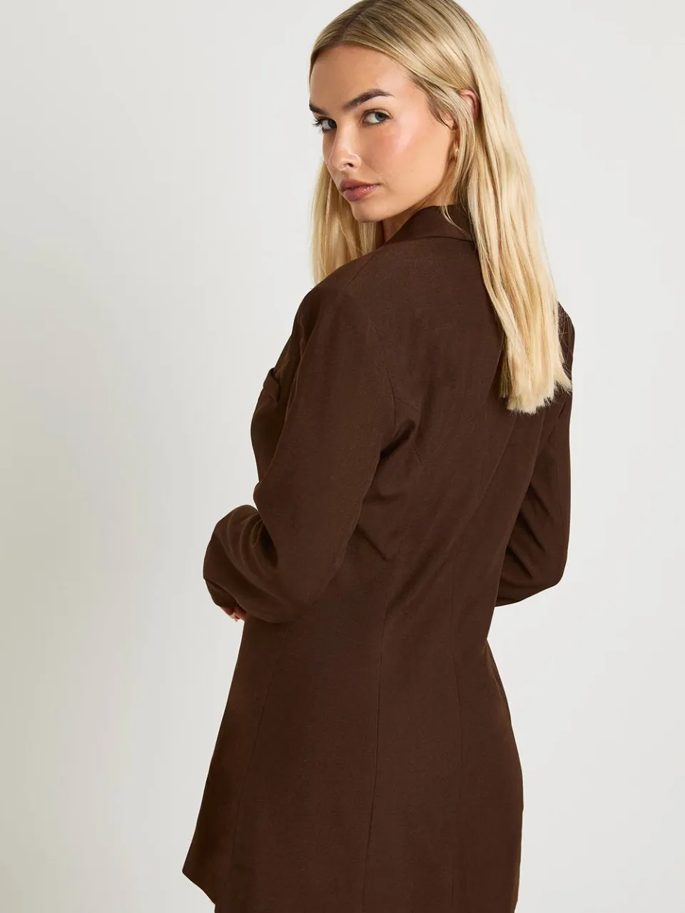 boohoo Dames BLAZERJURK MET GOUDEN DETAILS, foto 2