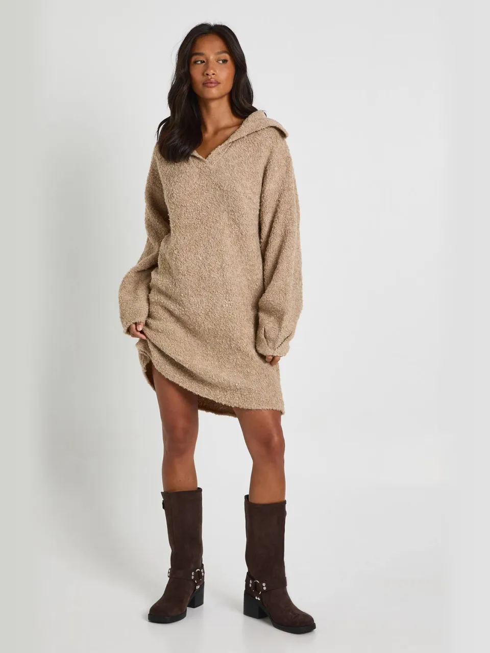 boohoo Dames Petite Borg Oversized Kraagdetail Mini Jurk camel, foto 3