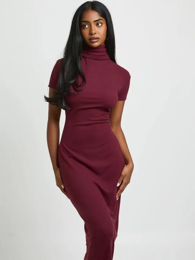 boohoo Dames Lange Basic Superzachte Coltrui Midi-jurk Met Korte Mouwen Bordeaux Rood