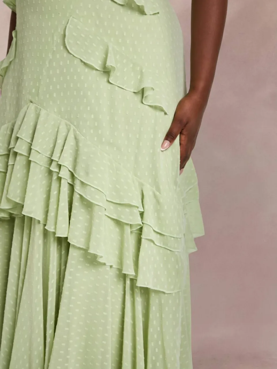 boohoo Dames Plus Dobby Chiffon Maxi Jurk Met Ruches Detail verstandig, foto 4