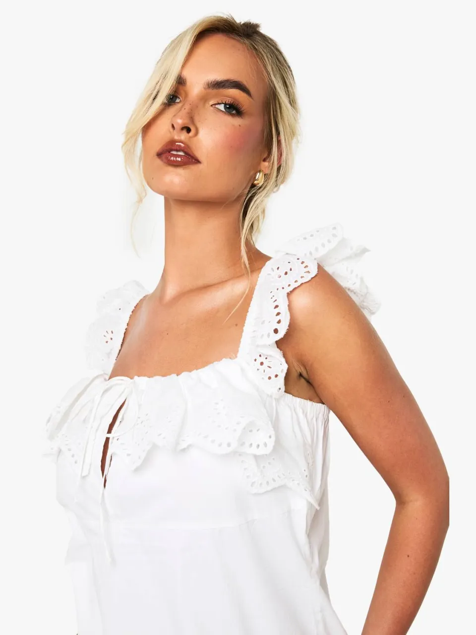boohoo Dames Cotton Ruffle Crochet Smock Mini Dress wit, foto 4