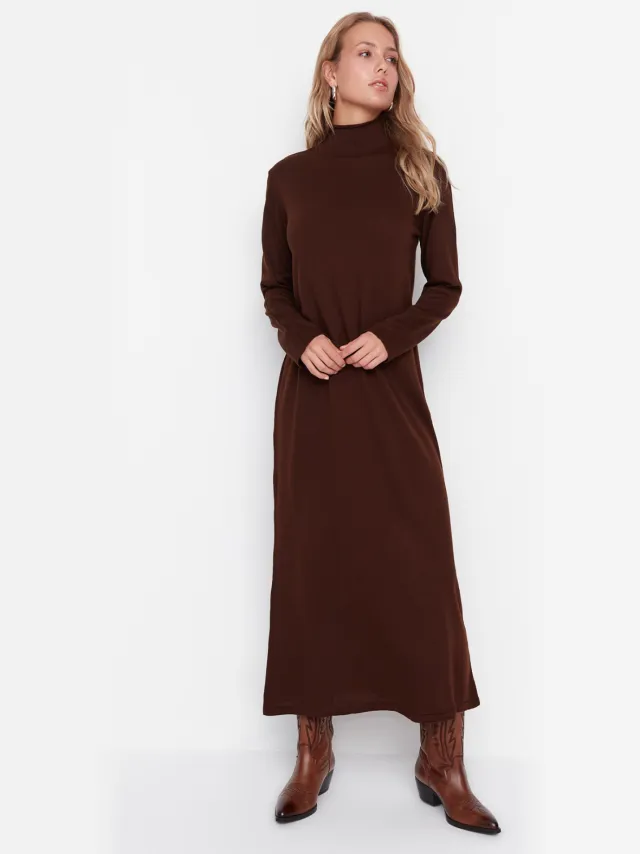 Trendyol Vrouw/Meisje Coltrui Verschuiving Maxi Bescheiden jurk Bruin