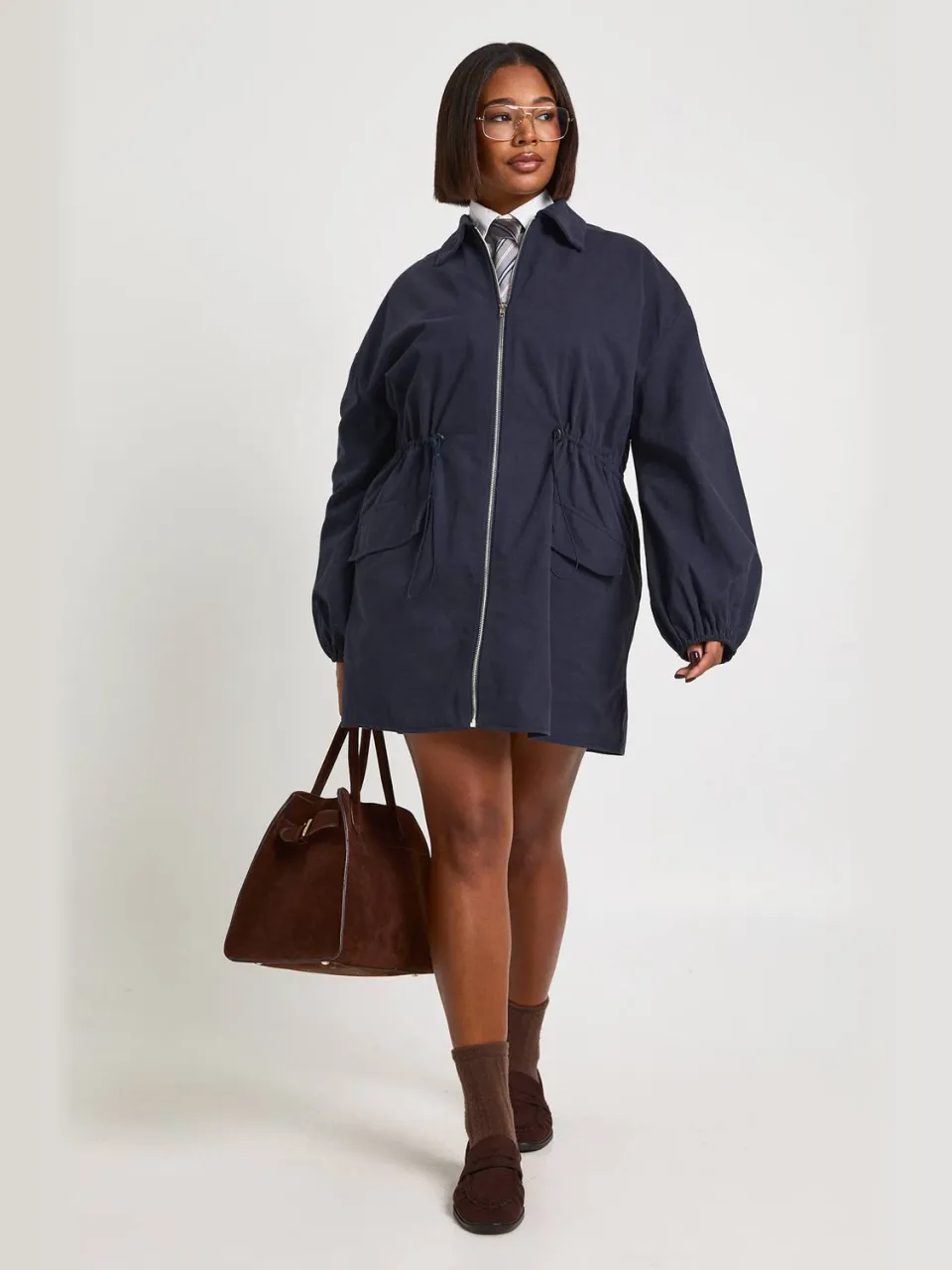 boohoo Dames Plus Katoenen Twill Getailleerde Taille Rits Utility Jurk Marineblauw