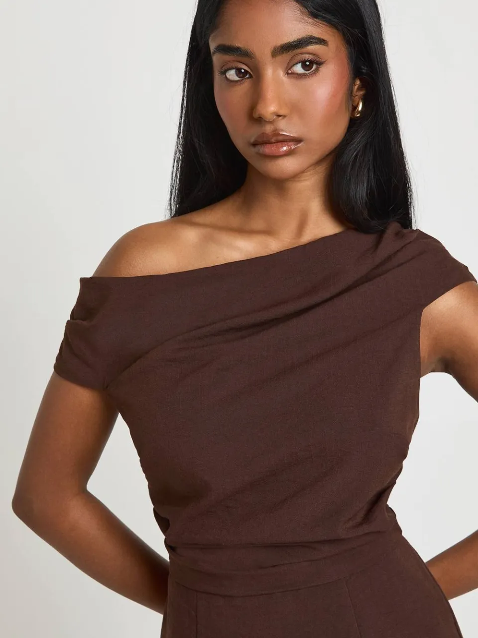 boohoo Dames Linnen Look Gestructureerde Off Shoulder Mini-jurk chocoladebruin, foto 4