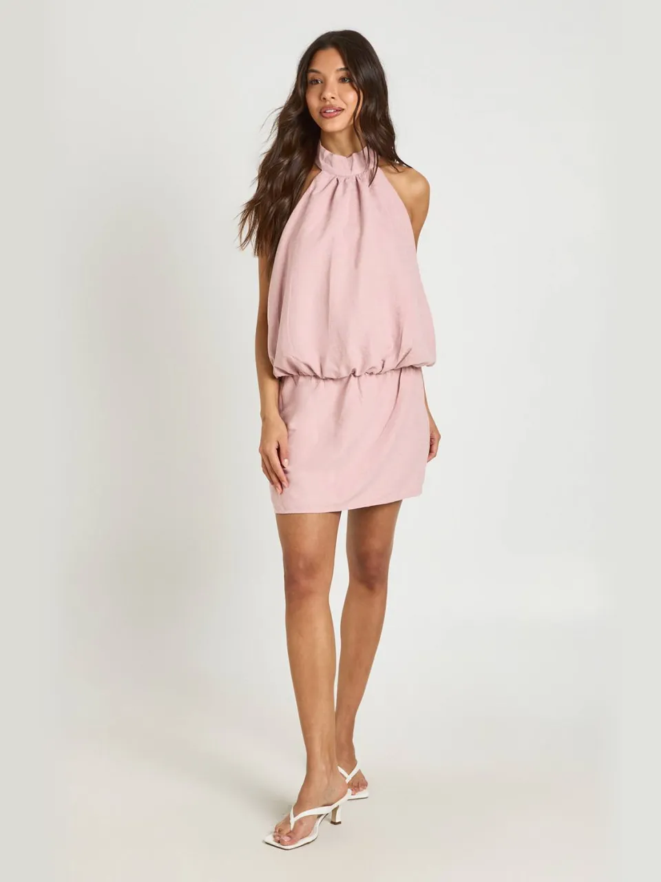 boohoo Dames Getextureerde Halternek Blouson Mini Jurk stoffig roze, foto 3