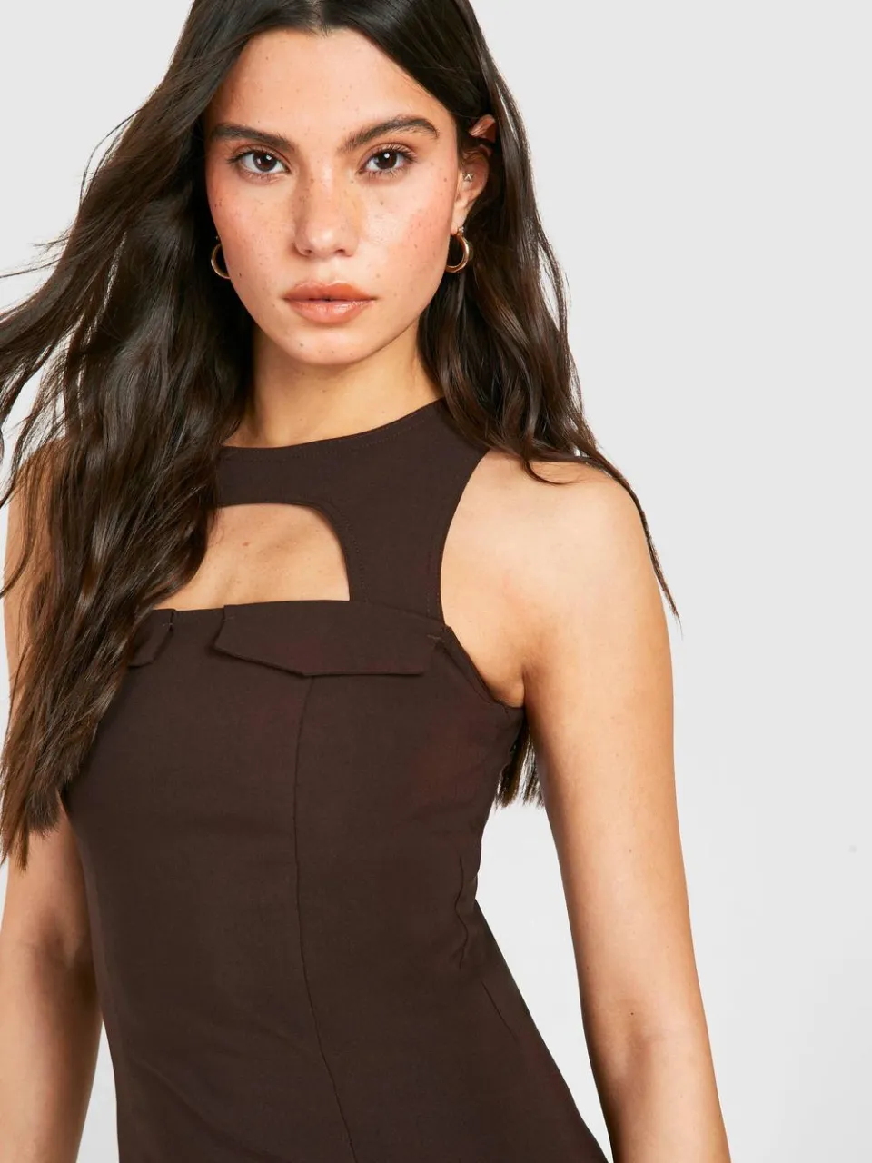 boohoo Dames Cut Out Detail Bengaline Mini Dress chocoladebruin, foto 4
