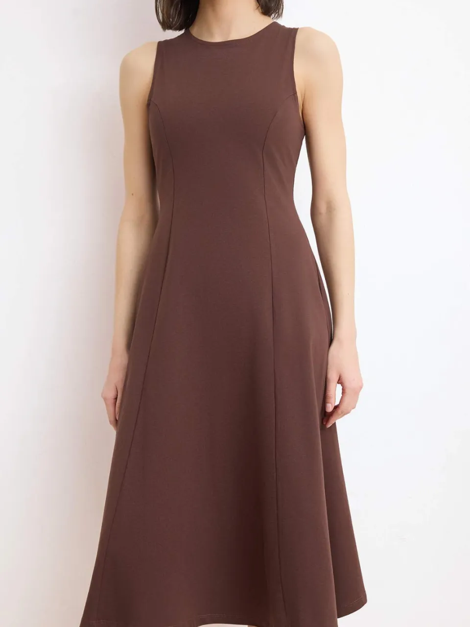 Trendyol TRENDYOLMİLLA Dames Bruin Effen Midi Mouwloos Casual Skater Jurken, foto 2