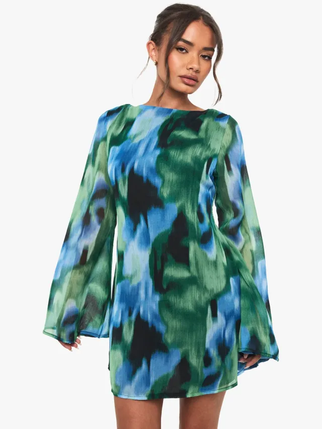 boohoo Dames Abstract bedrukte chiffon mini-jurk met uitlopende mouwen Blauw