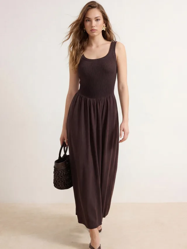Trendyol TRENDYOLMİLLA Dames Bruin Effen Midi Mouwloos Casual A-lijn Jurken