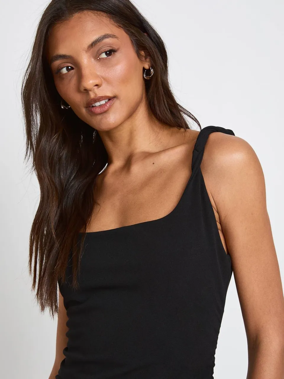 boohoo Dames Lange Jersey Crepe Midaxi Jurk Met Gedraaide Bandjes zwart, foto 2