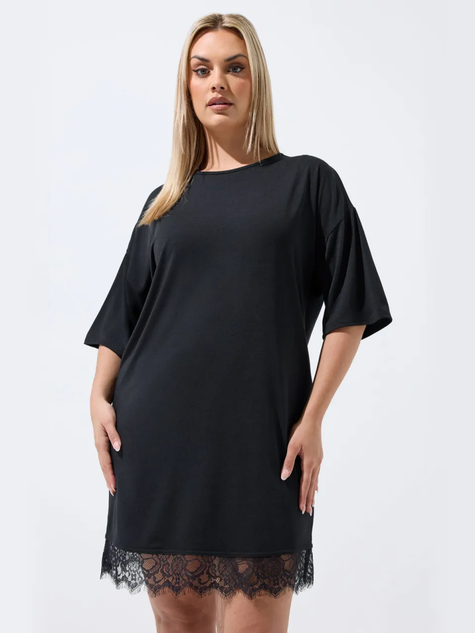 Limited Collection Zwarte Minijurk Met Kanten Afwerking, foto 2