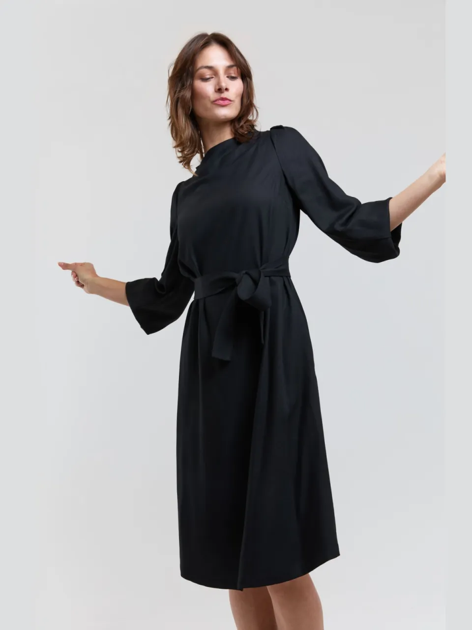 AYANI dames vegan Jurk Met Ceintuur Mia Zwart, foto 2