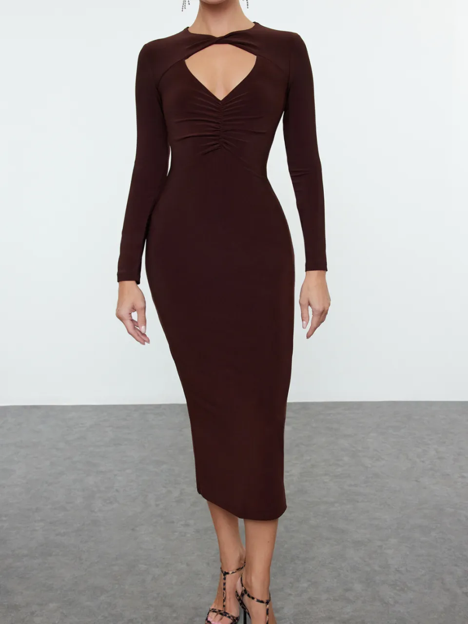 Trendyol TRENDYOLMİLLA Dames Bruin Effen Midi Lang Stijlvol/Avond Bodycon Jurken, foto 2