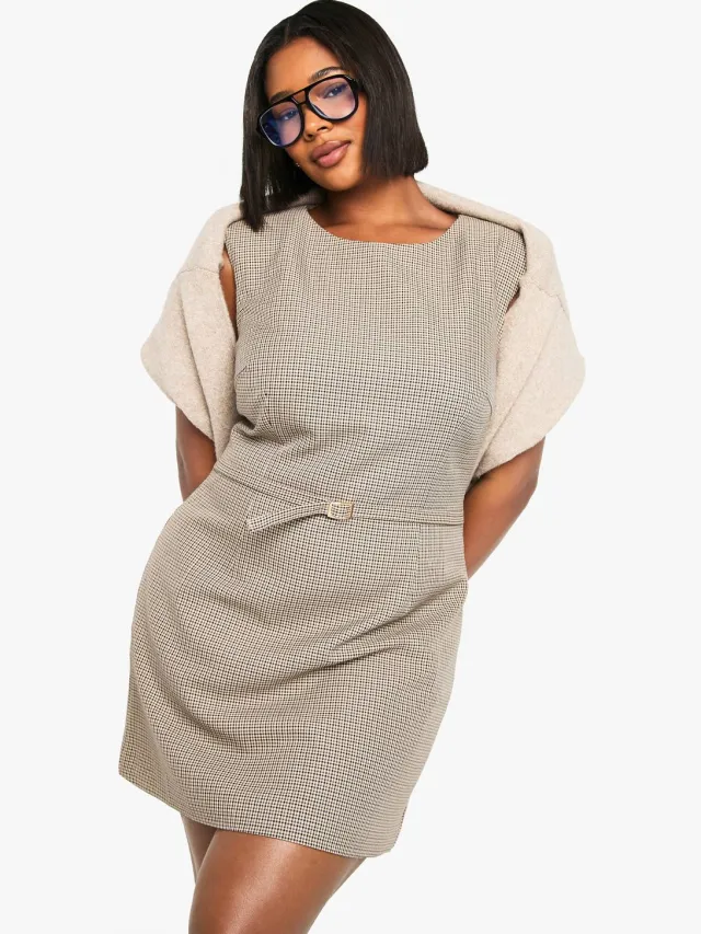 boohoo Dames Plus schoudervulling riemdetail shiftjurk steen, foto 2